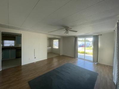 Photo 4 of 20 of home located at 971 Bonaire Avenue Venice, FL 34285
