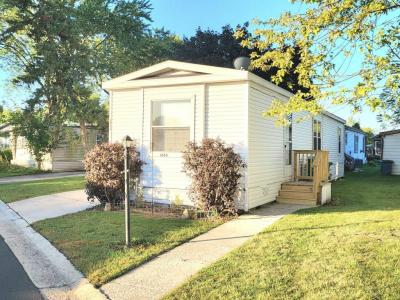 Photo 5 of 19 of home located at 1068 Lake Terrace Elgin, IL 60123