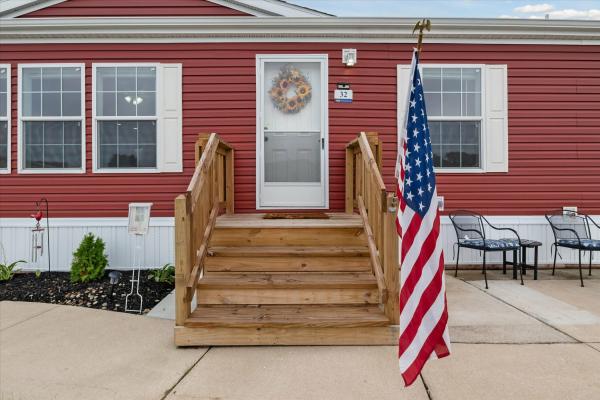 2025 Adventure 32 4643L  Home