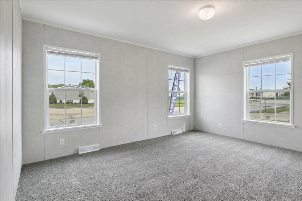 2025 Adventure 32 4643L  Home