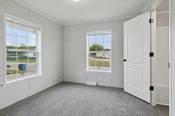 2025 Adventure 32 4643L  Home