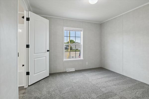 2025 Adventure 32 4643L  Home