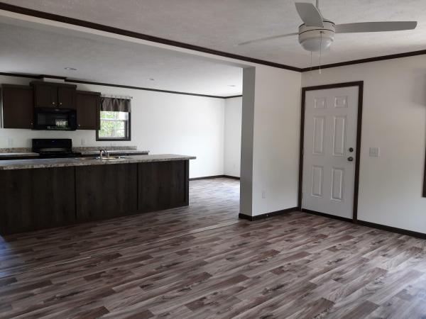 2025 Colony 550EC28543A  Home