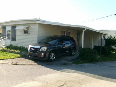 Photo 3 of 8 of home located at 2701 34th St N Lot #324 Saint Petersburg, FL 33713