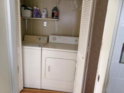 Photo 5 of 8 of home located at 2701 34th St N Lot #324 Saint Petersburg, FL 33713