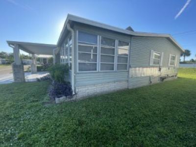 Photo 3 of 5 of home located at 1226 48th Ave Dr Bradenton, FL 34203