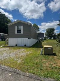 2020 Commodore Mobile Home