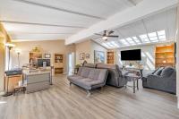 1979 Immobile Mobile Home