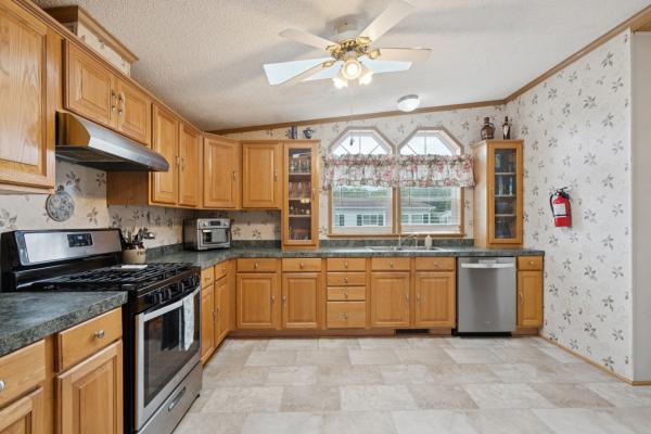 2004 BonnaVilla Tamarack Manufactured Home