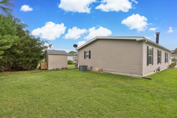 2004 BonnaVilla Tamarack Manufactured Home