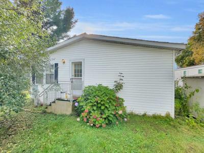Photo 3 of 31 of home located at 1967 Lovell Court Milford, MI 48381