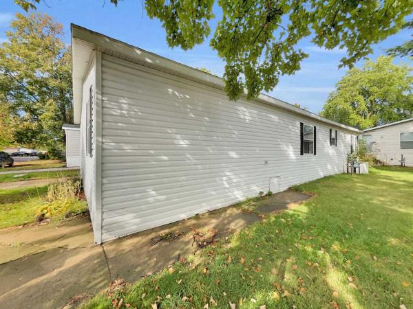1996 Schult Manufactured Home