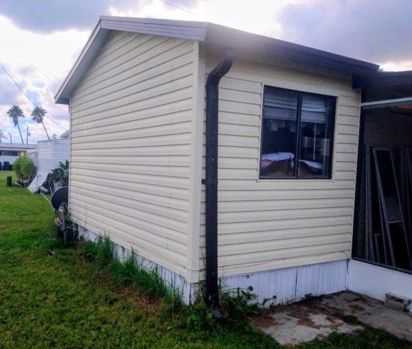 1983 2BD/1BA Mobile Home
