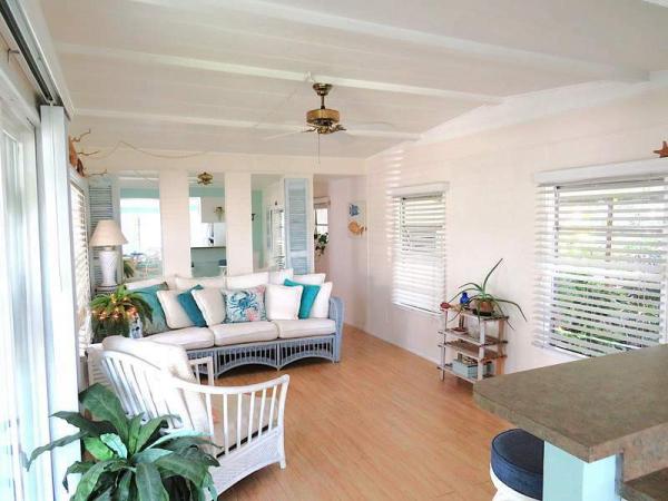 1972 Broadmore Manufactured Home