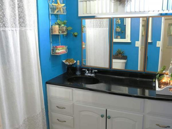 1972 Broadmore Manufactured Home