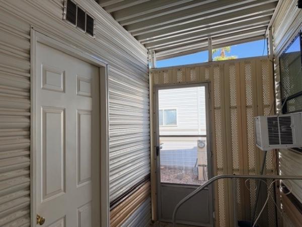 1985 Phoenix Manufactured Home