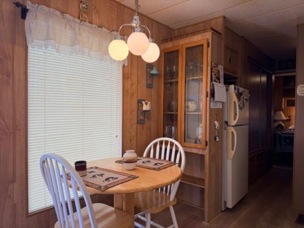 1985 Phoenix Manufactured Home