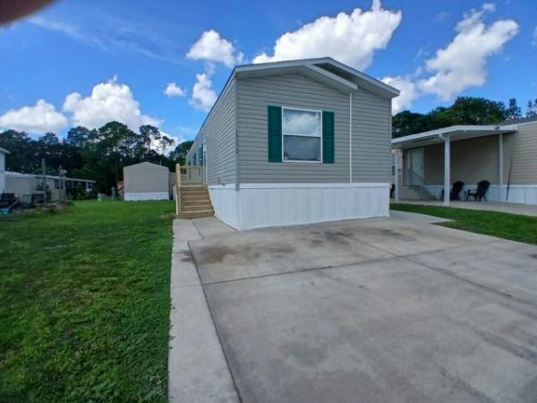 2019 CLAYTON 22BRX16562BH19 Manufactured Home