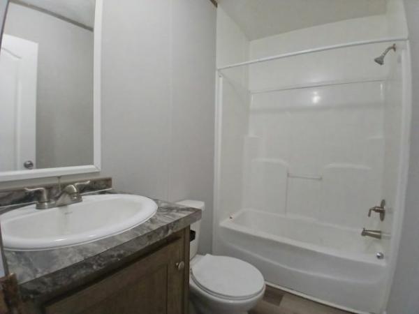 2019 CLAYTON 22BRX16562BH19 Manufactured Home