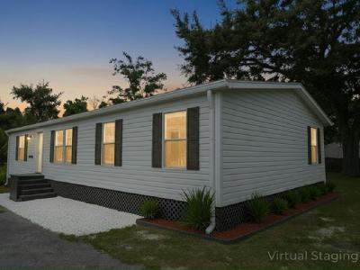 Mobile Home at 18118 N Us Highway 41, #28-B Lutz, FL 33549