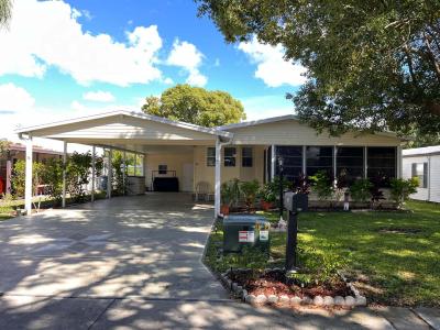 Photo 2 of 16 of home located at 547 Bluff Drive Auburndale, FL 33823