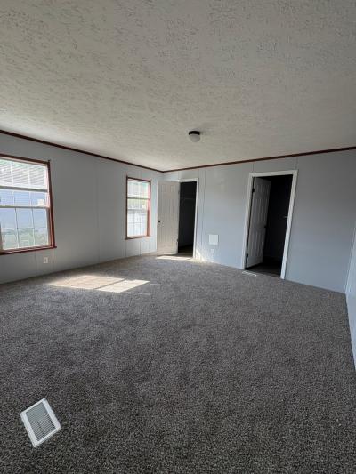 Photo 5 of 8 of home located at 1093 Scarlet Oak East Jackson, MI 49201