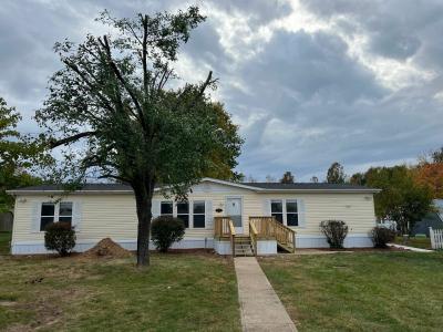 Mobile Home at 6824 Heatherwood Dr Lot 320A House Springs, MO 63051