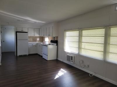 Photo 4 of 26 of home located at 11 Center Rd Palmetto, FL 34221