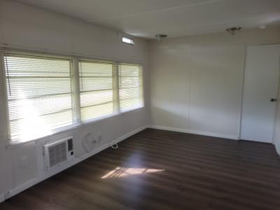 Photo 5 of 26 of home located at 11 Center Rd Palmetto, FL 34221