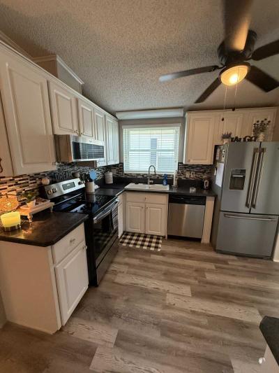 Photo 4 of 26 of home located at 701 Aqui Esta Dr #182 Punta Gorda, FL 33950