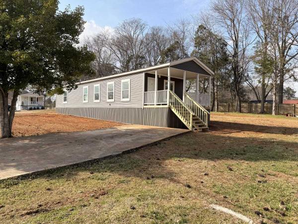 Photo 1 of 2 of home located at 113 Kennette Circle Huntsville, AL 35811