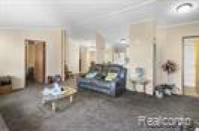 Photo 4 of 22 of home located at 3713 Watermill Lane Carleton, MI 48117