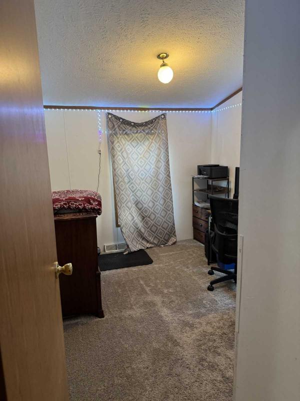 2000 Hollypark Manufactured Home