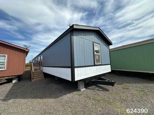 Photo 1 of 2 of home located at Texas New Mobile Homes 16640 S Us 281 #1 San Antonio, TX 78221