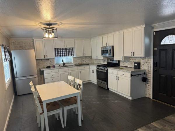 1980 Schult Manufactured Home