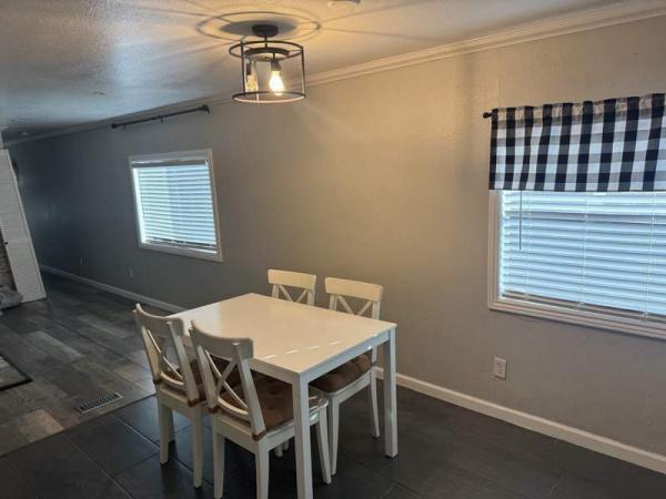 1980 Schult Manufactured Home