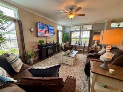 Photo 4 of 25 of home located at 2632 Pier Drive Ruskin, FL 33570