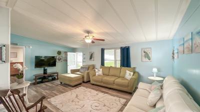 Photo 3 of 18 of home located at 136 Evergreen Ln Lady Lake, FL 32159