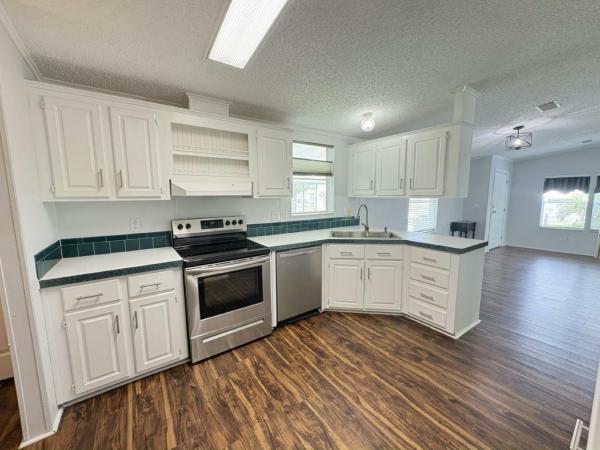 1995 FLEE Manufactured Home