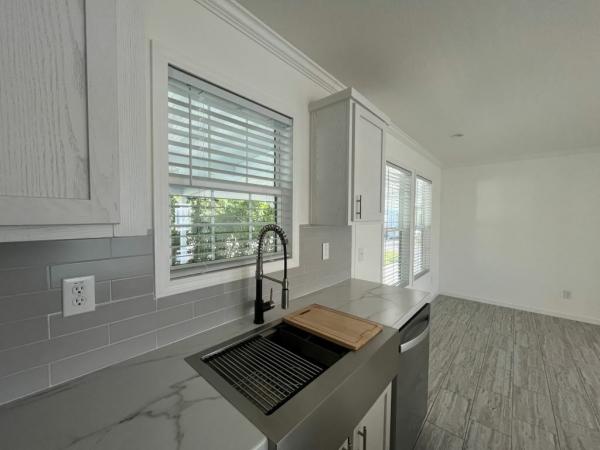 2025 Champion - Lake City Gulfport Mobile Home