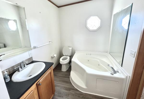 2004 Commander Homes NA Mobile Home