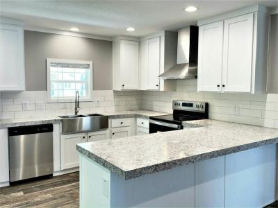 Photo 2 of 21 of home located at 3031 SW 108th St Ocala, FL 34476