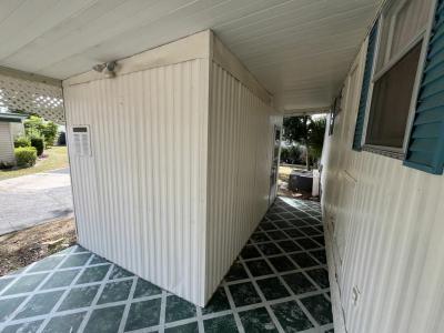 Photo 3 of 15 of home located at 147 South Lake Drive Leesburg, FL 34788