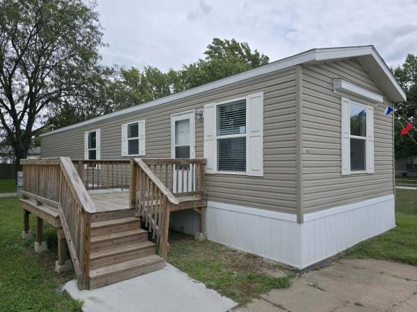 2022 Clayton - Wakarusa Mobile Home