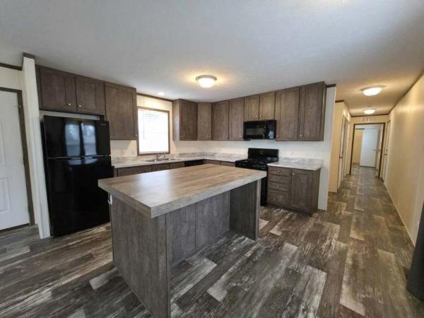 2022 Clayton - Wakarusa Mobile Home