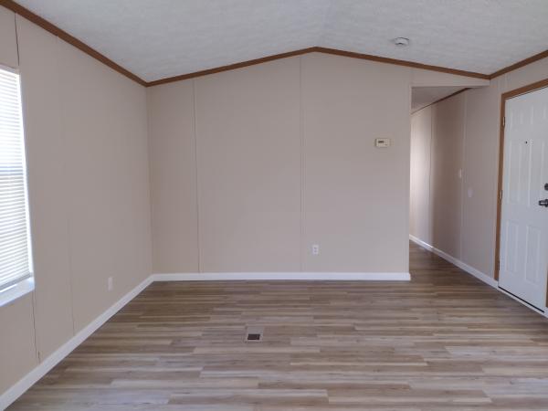 2010  Mobile Home For Sale