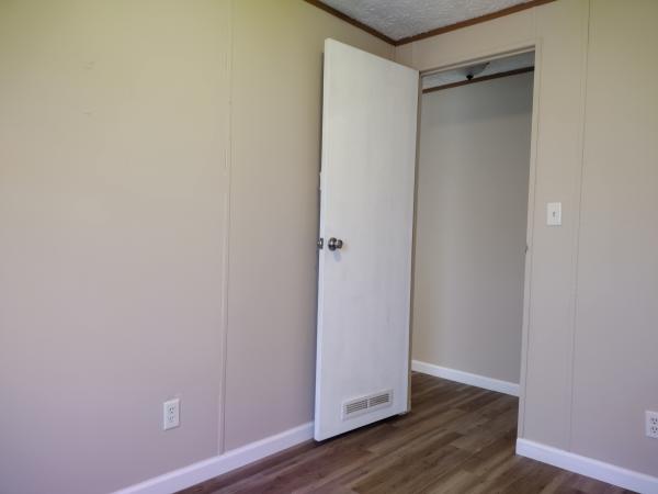 2010  Mobile Home For Sale