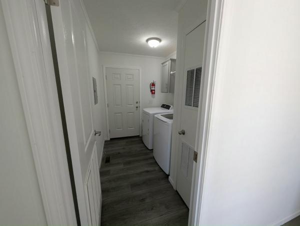 2023 Champion Homes IN Dutch Diamond II Manufactured Home