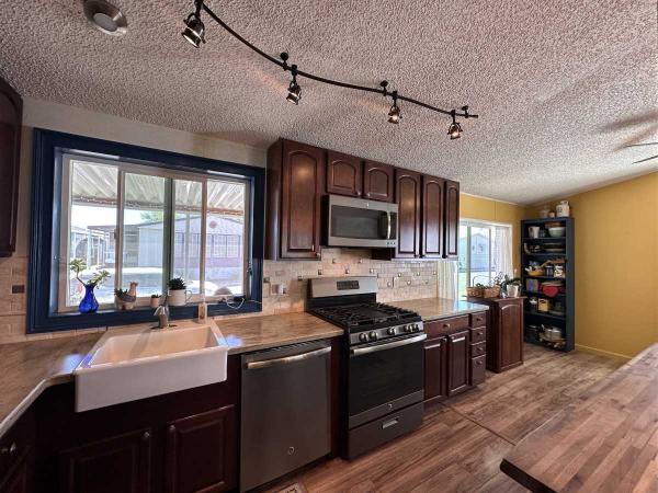 1993 Fleetwood Manufactured Home