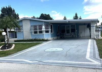 Photo 3 of 31 of home located at 4532 Avalon Cove Lot # 203 Lakeland, FL 33801